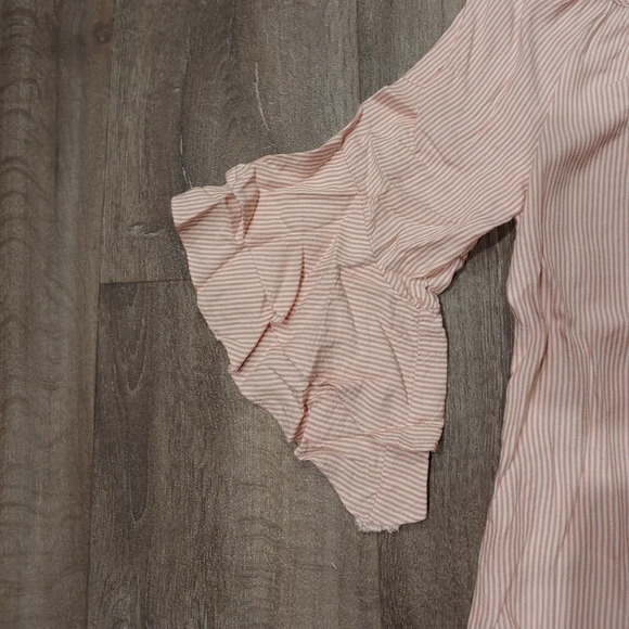 Como Blu Striped Tier Bell Sleeve Top - Picture 2 of 4